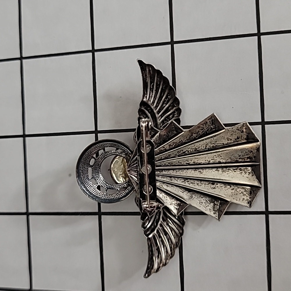 Angel Pin Preloved‎ - Picture 2 of 3